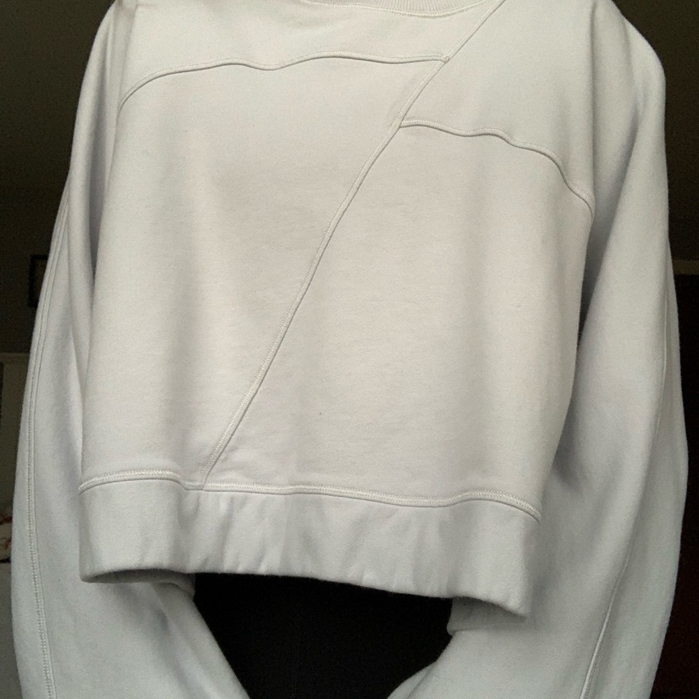 Lululemon crew neck!!